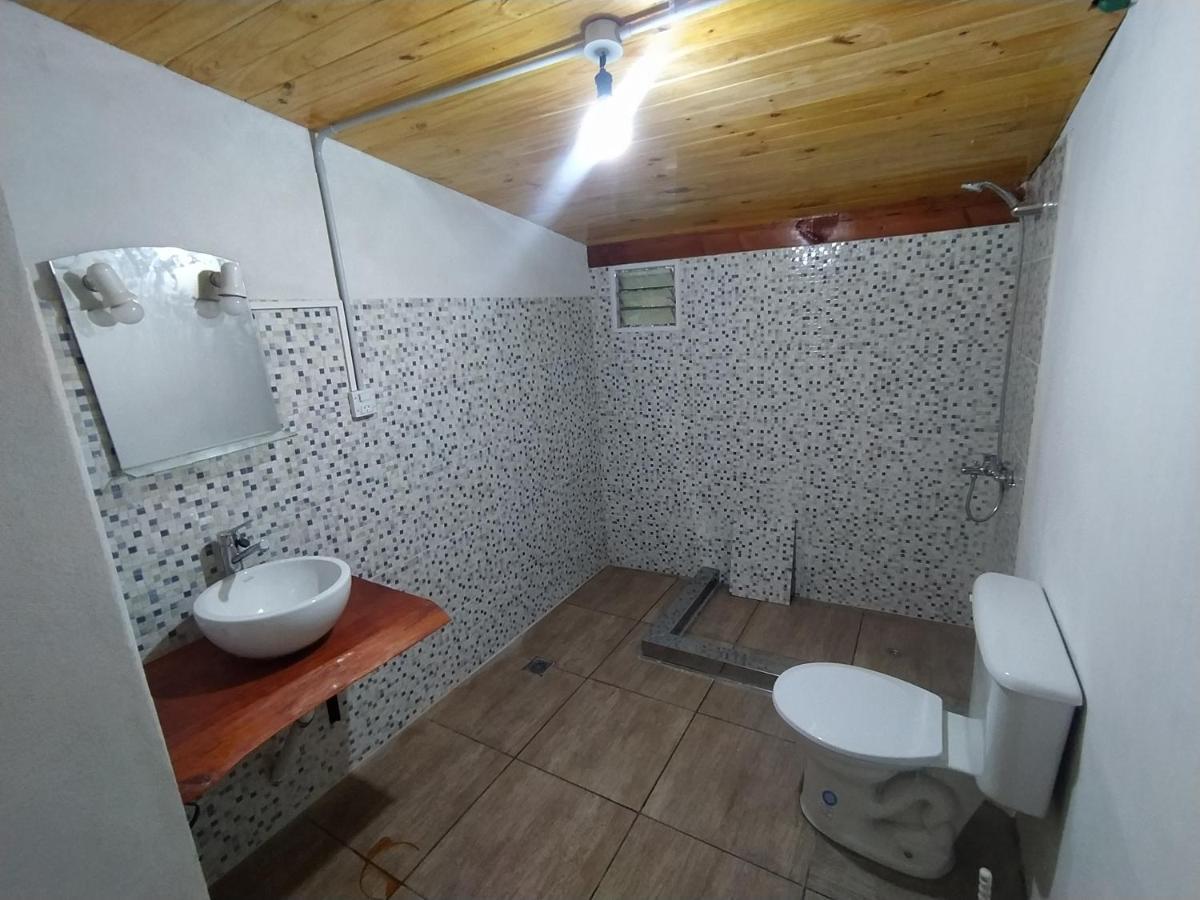 Huellas Hostel Лаго Пуело Екстериор снимка