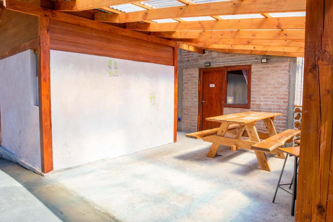 Huellas Hostel Лаго Пуело Екстериор снимка
